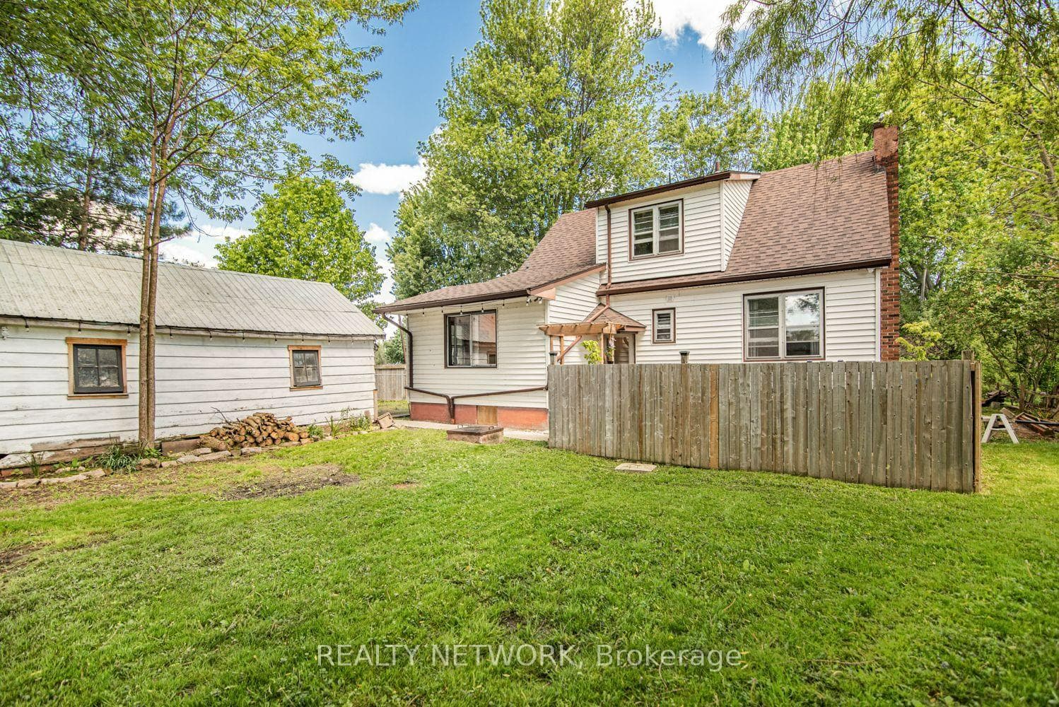 32 Grant Avenue photo 42