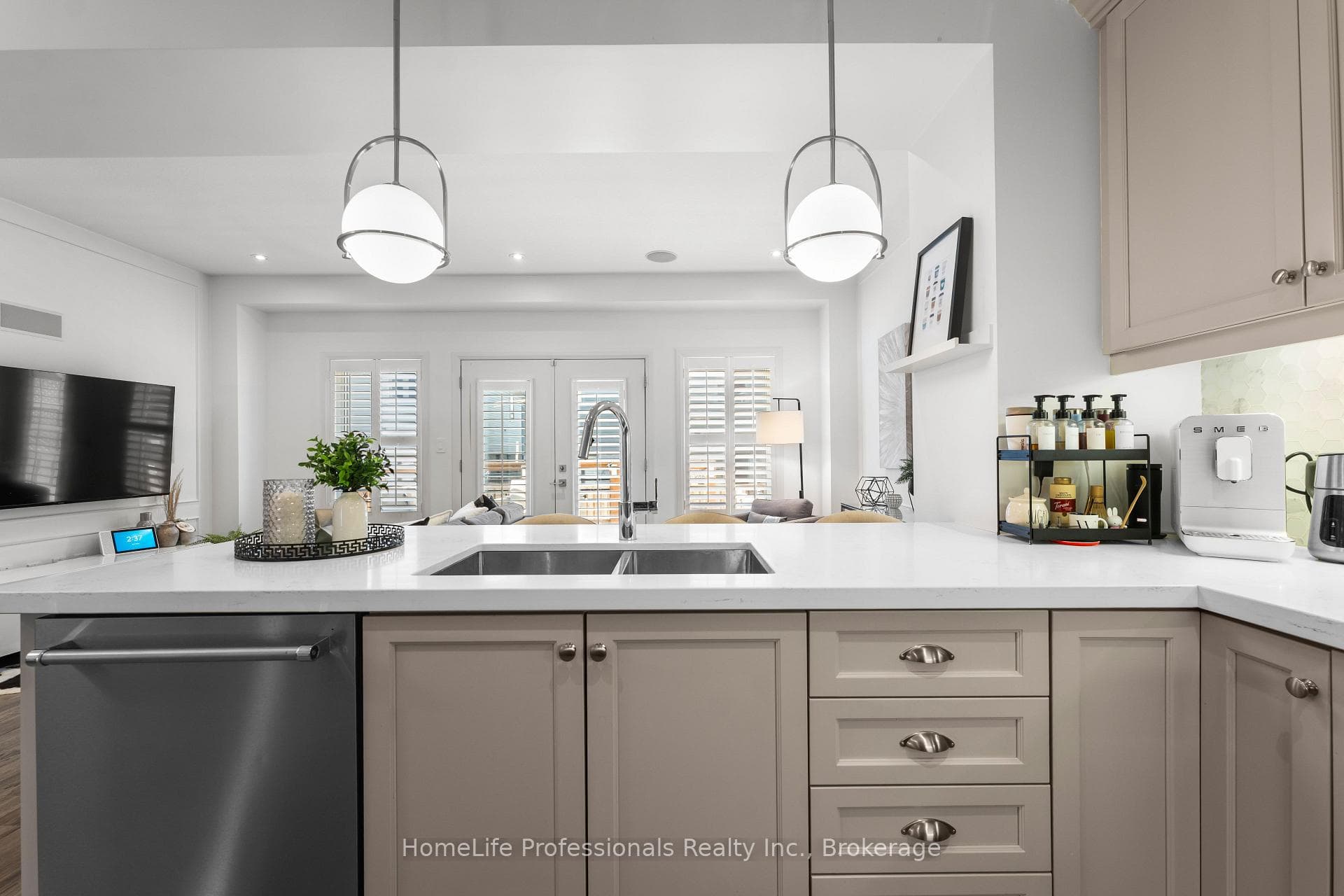 53 Greenwich Avenue photo 10