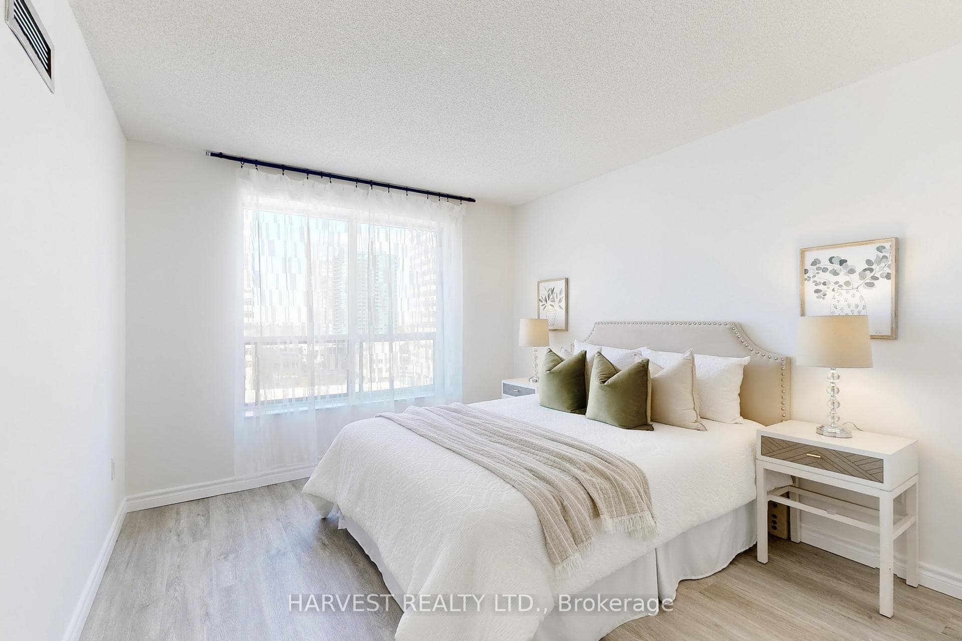 1 Pemberton Avenue Unit 908 photo 17