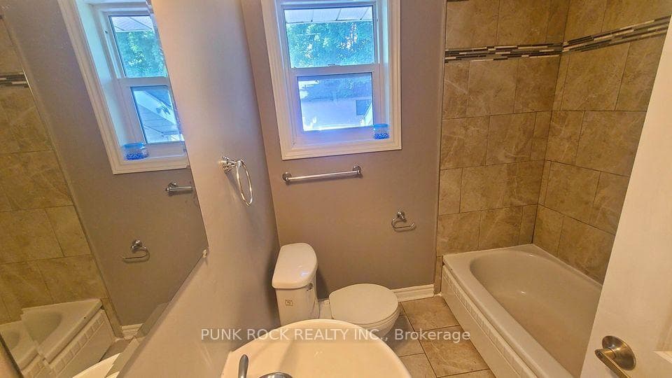 26 Cundles Road Unit 1 photo 6