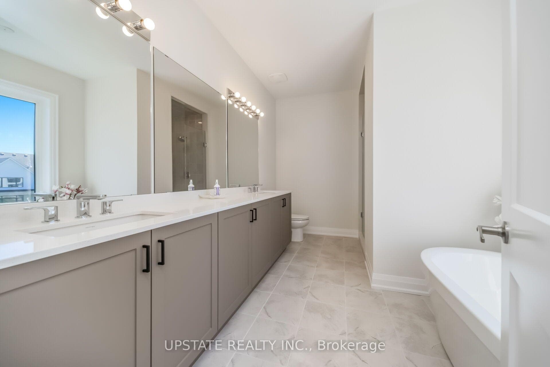 21 Pearsall Place photo 35