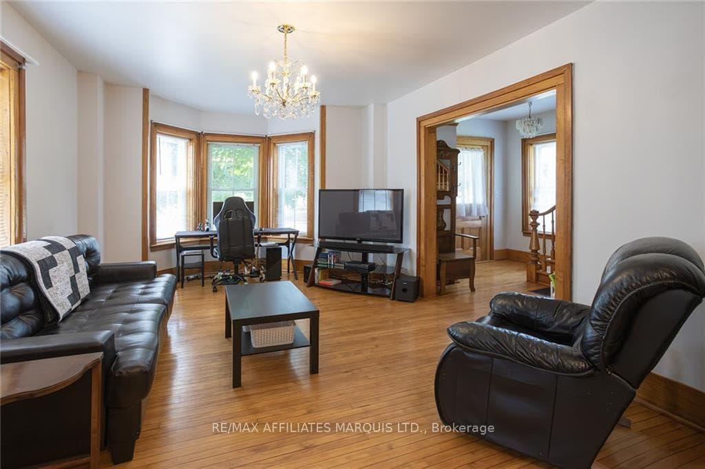 40 BRODER Crescent photo 12