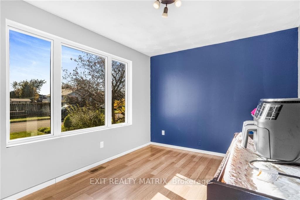 875 PILON Street photo 9