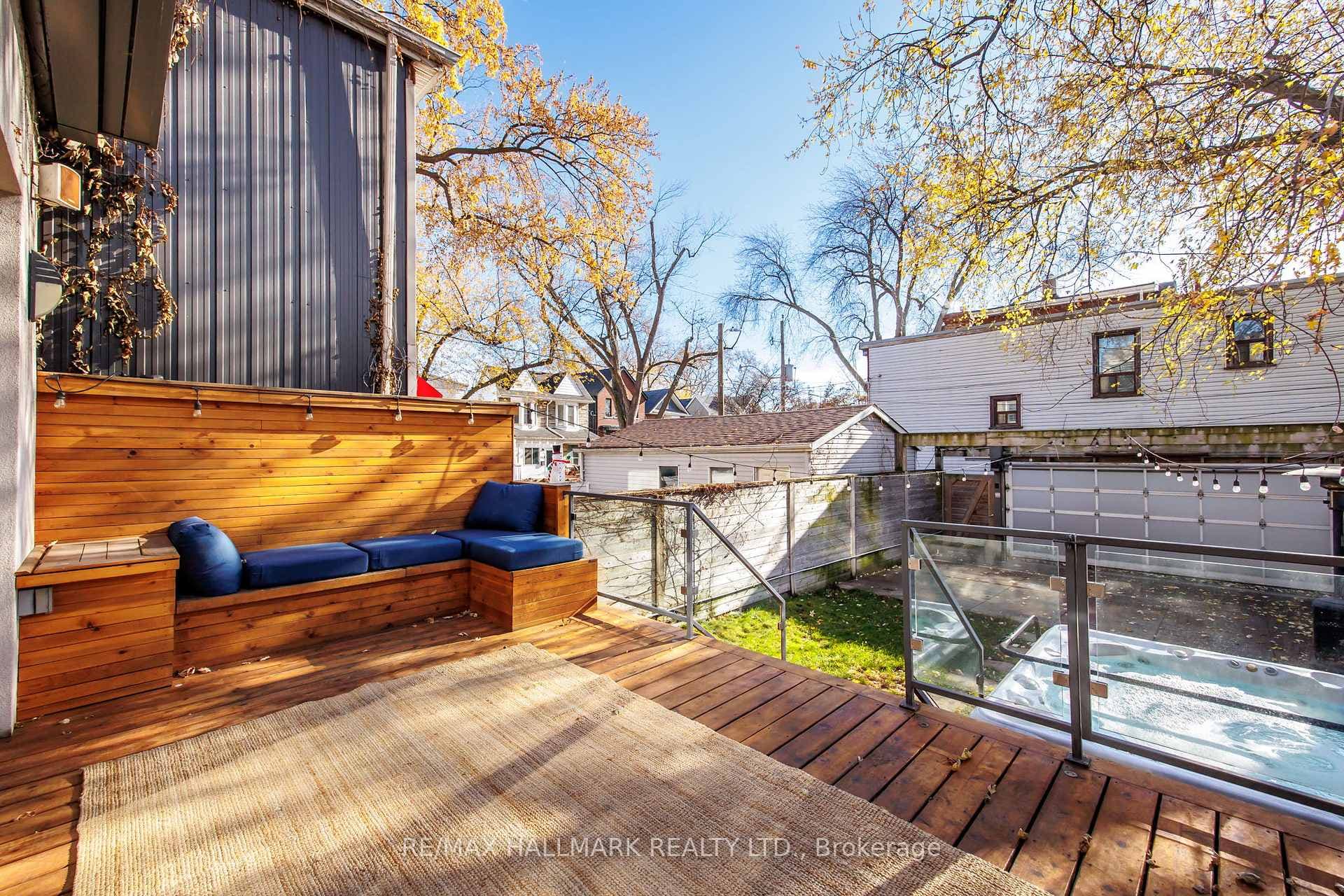 1549 Dundas Street photo 33
