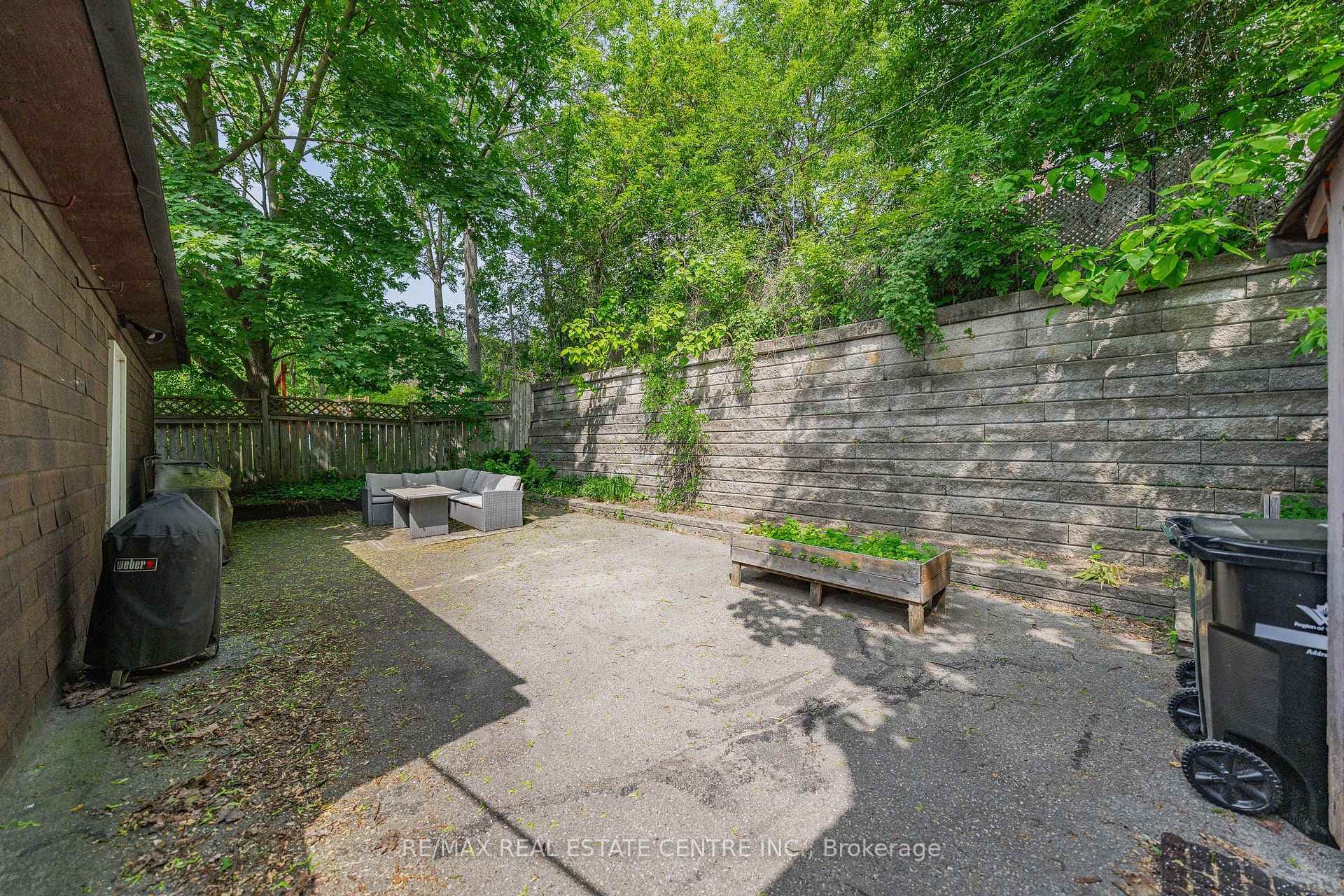100 Mansion Street photo 22