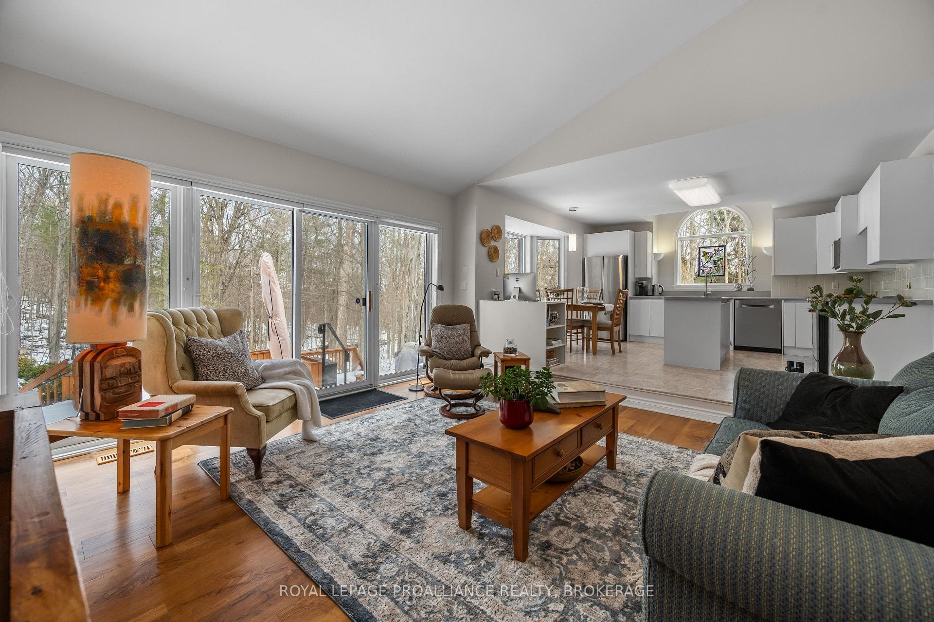 2 Riverside Drive photo 13