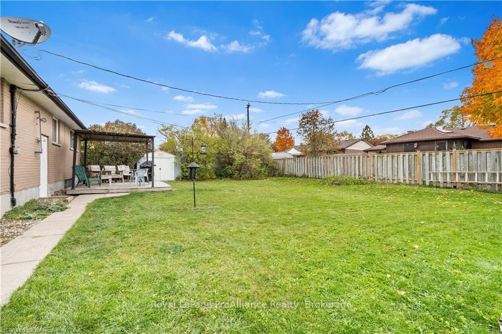 67 BRISCOE Street photo 32