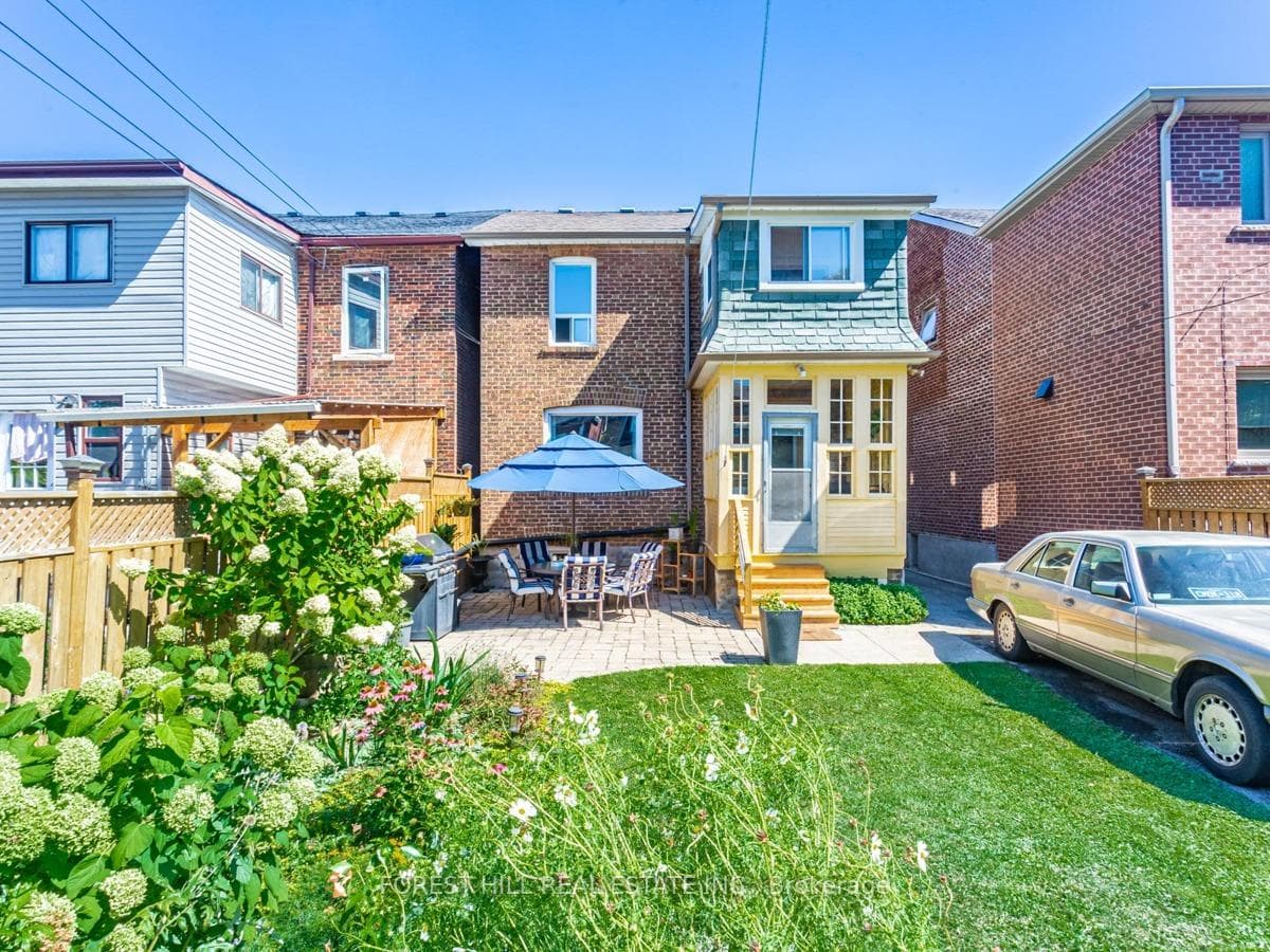186 Westmount Avenue photo 31