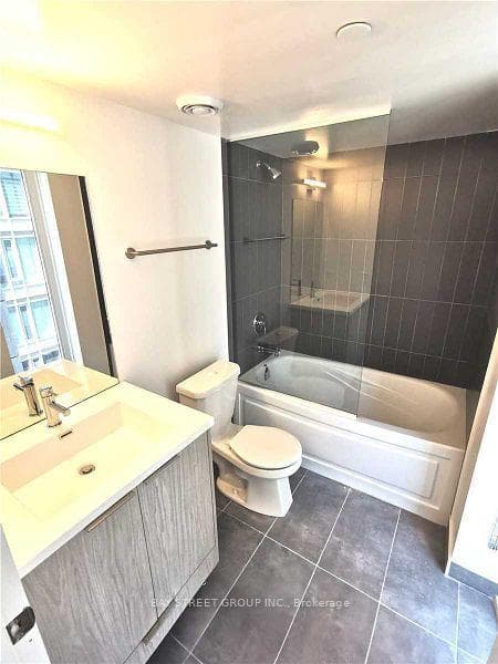 60 Shuter Street Unit 2202 photo 8