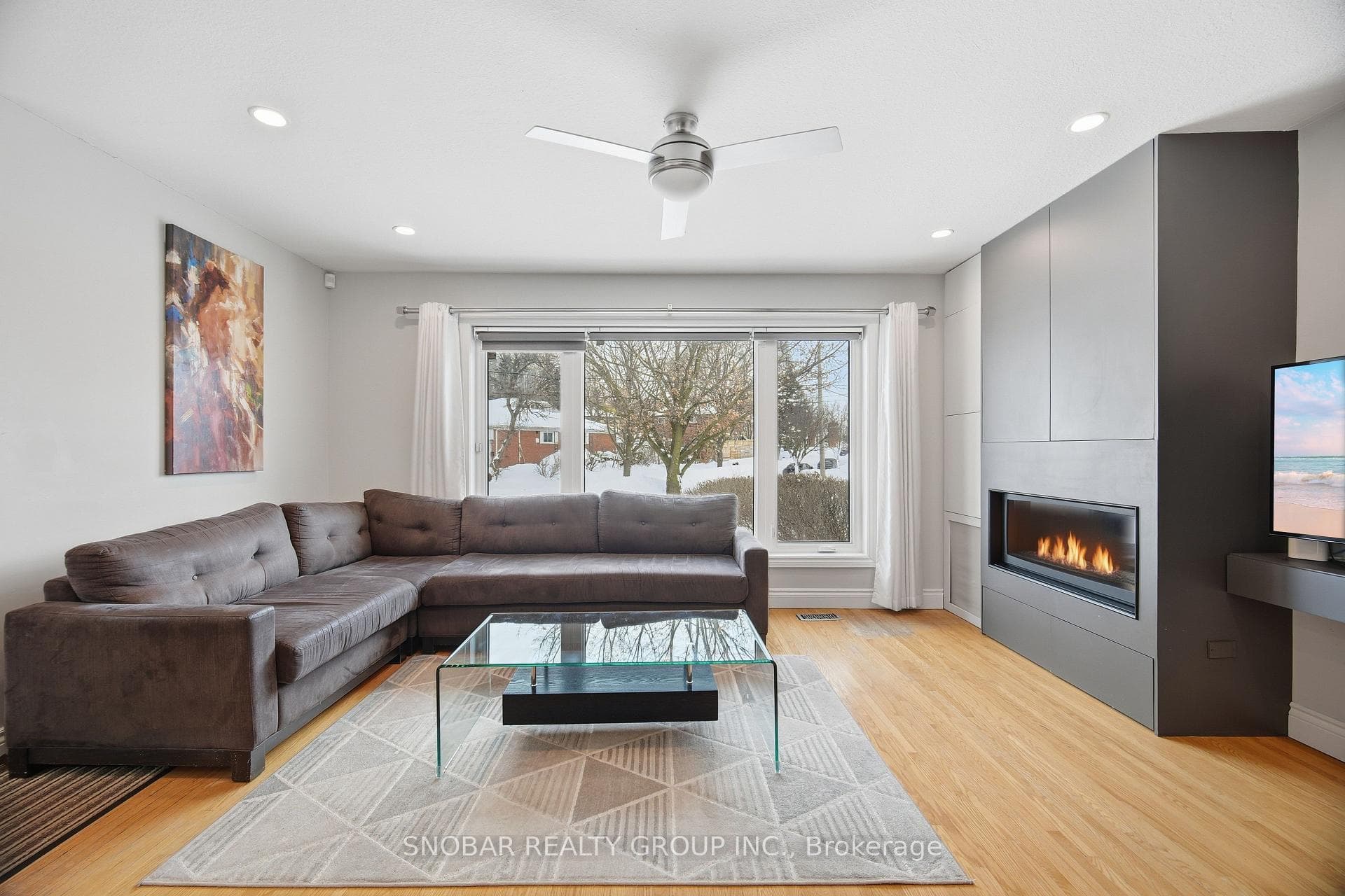 1301 Freeport Drive photo 3