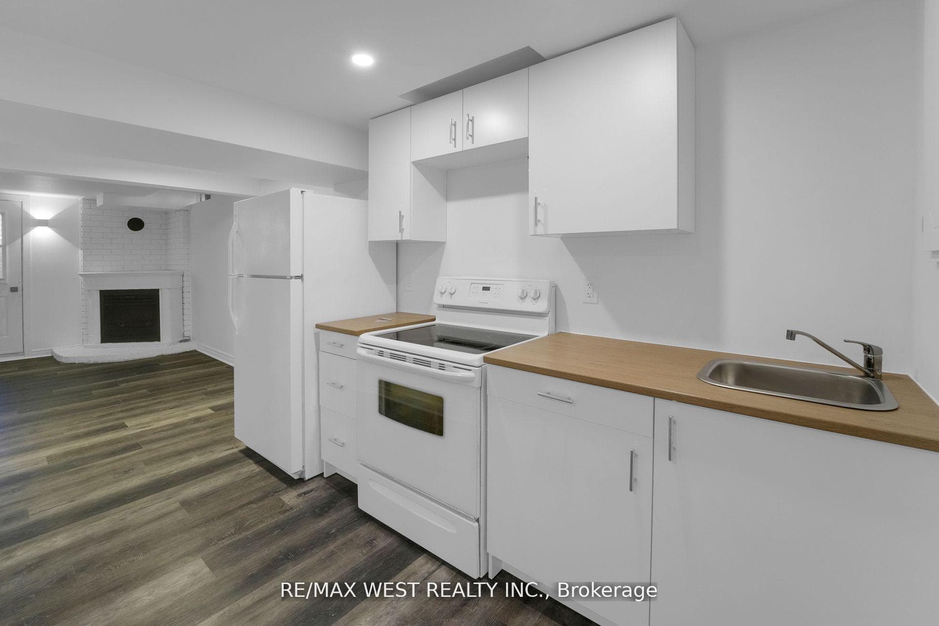241 Letitia Street photo 9