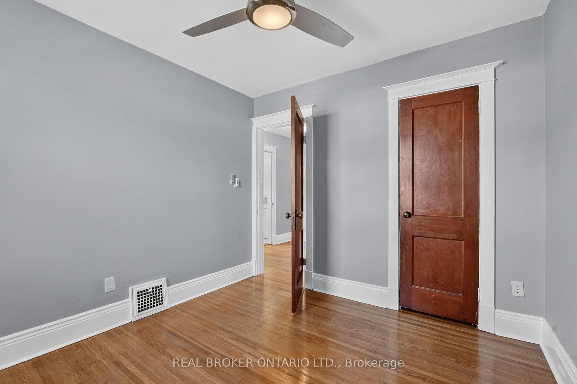 72 Houghton Avenue photo 20