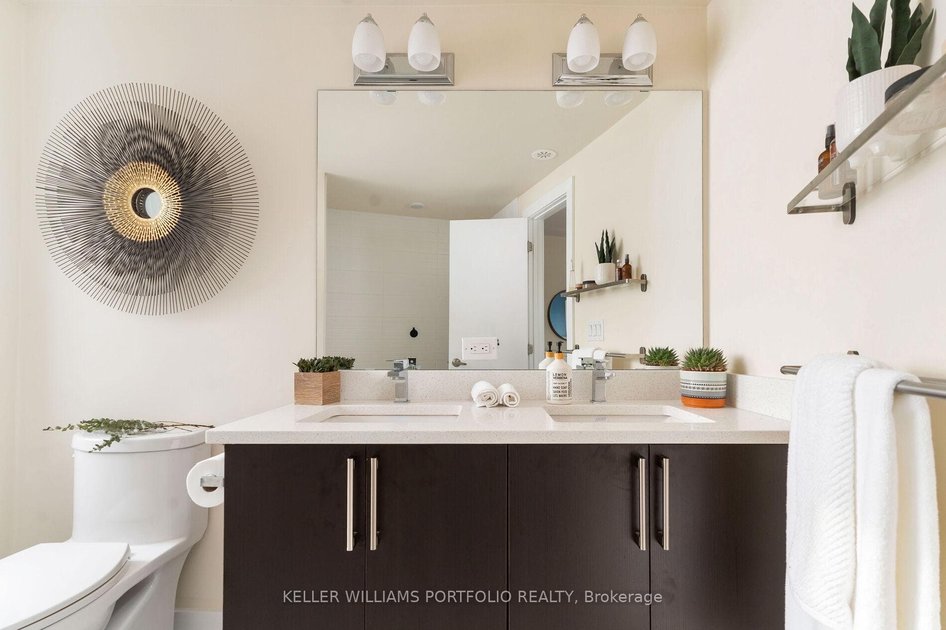 Primary Ensuite 2