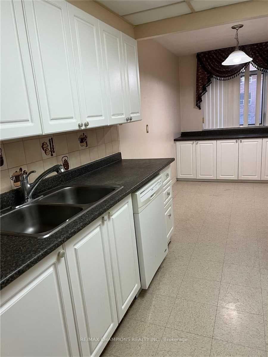 1275 Markham Road Unit 603 photo 19