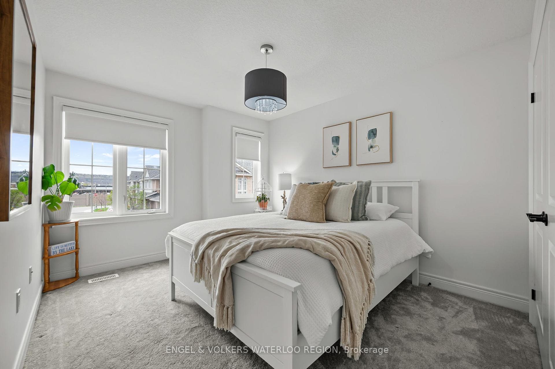 86 Dunrobin Lane photo 32