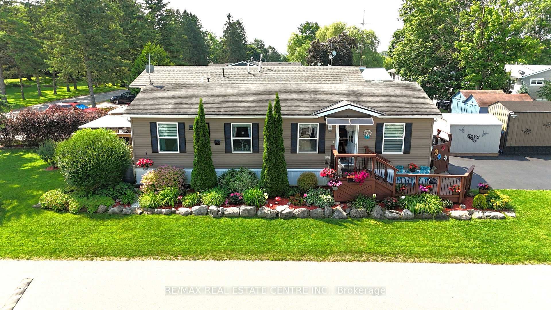 1429 SHEFFIELD Road photo 2