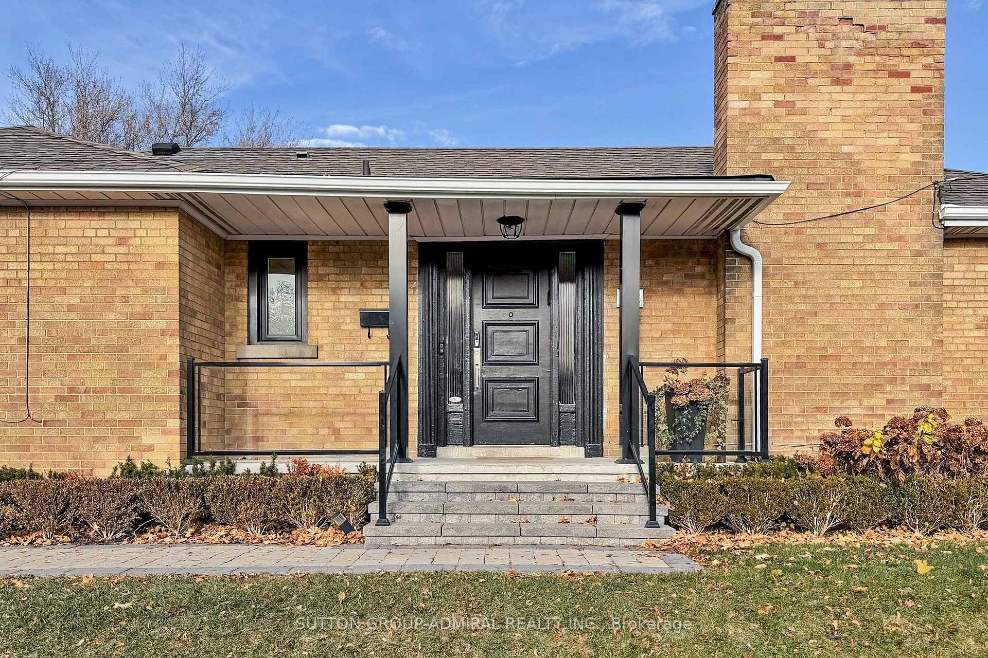 66 Brucewood Crescent photo 3