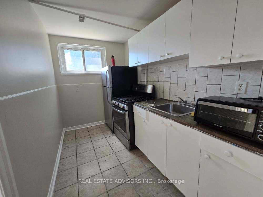 56 Jeavons Avenue photo 3