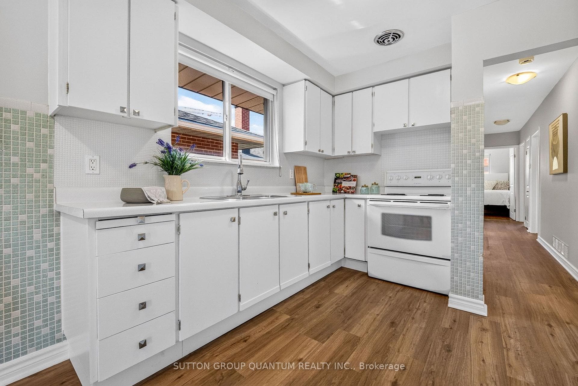 1016 East Avenue photo 11