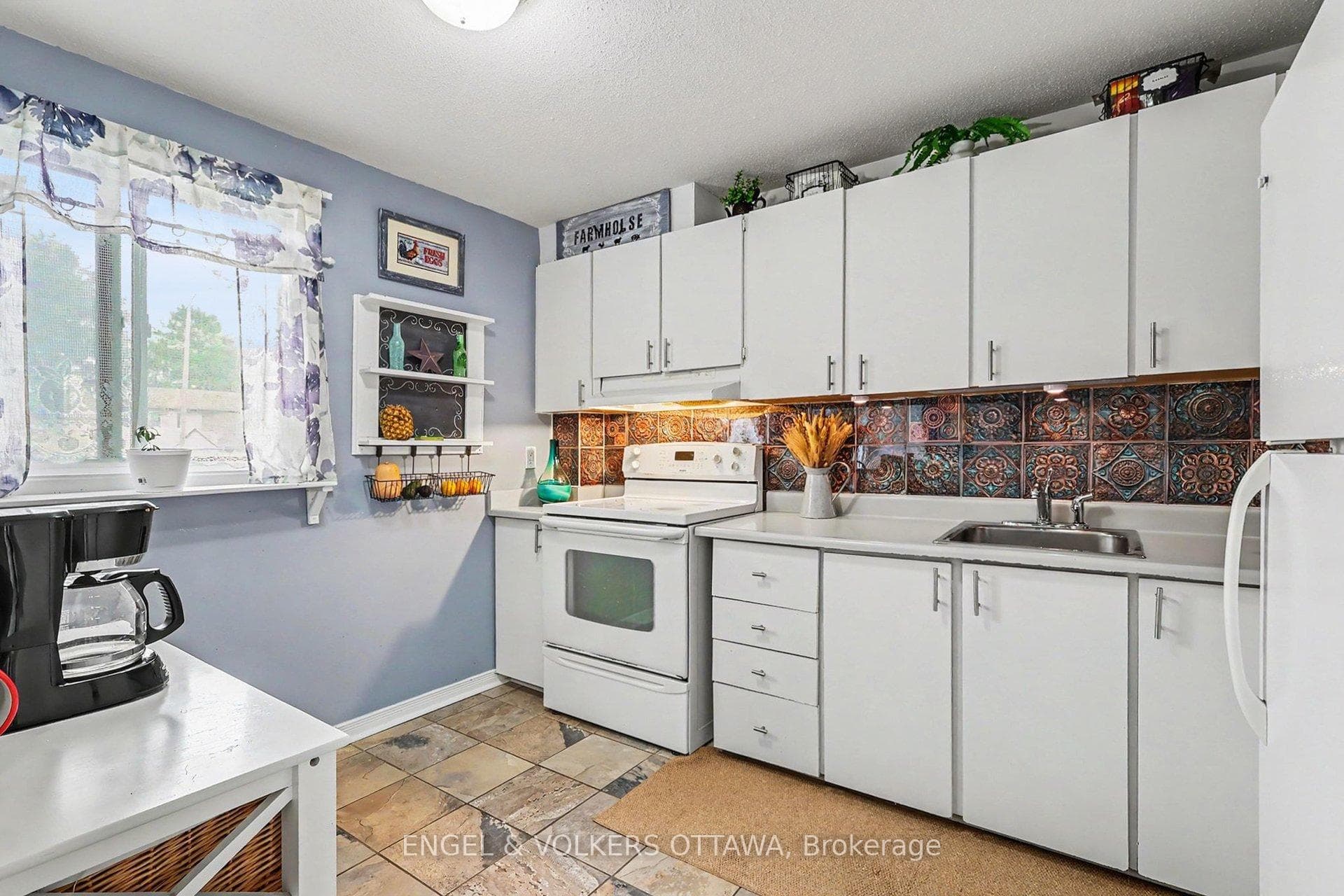 7882 Jeanne D'arc Boulevard Unit 87 photo 15