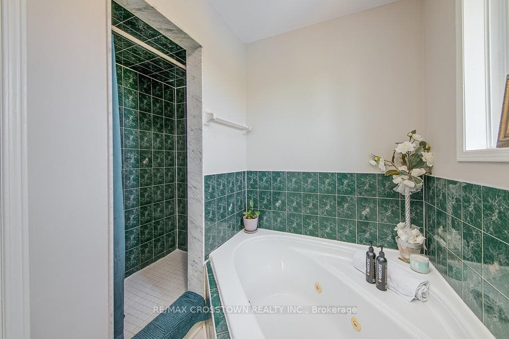 52 Taylor Drive photo 19
