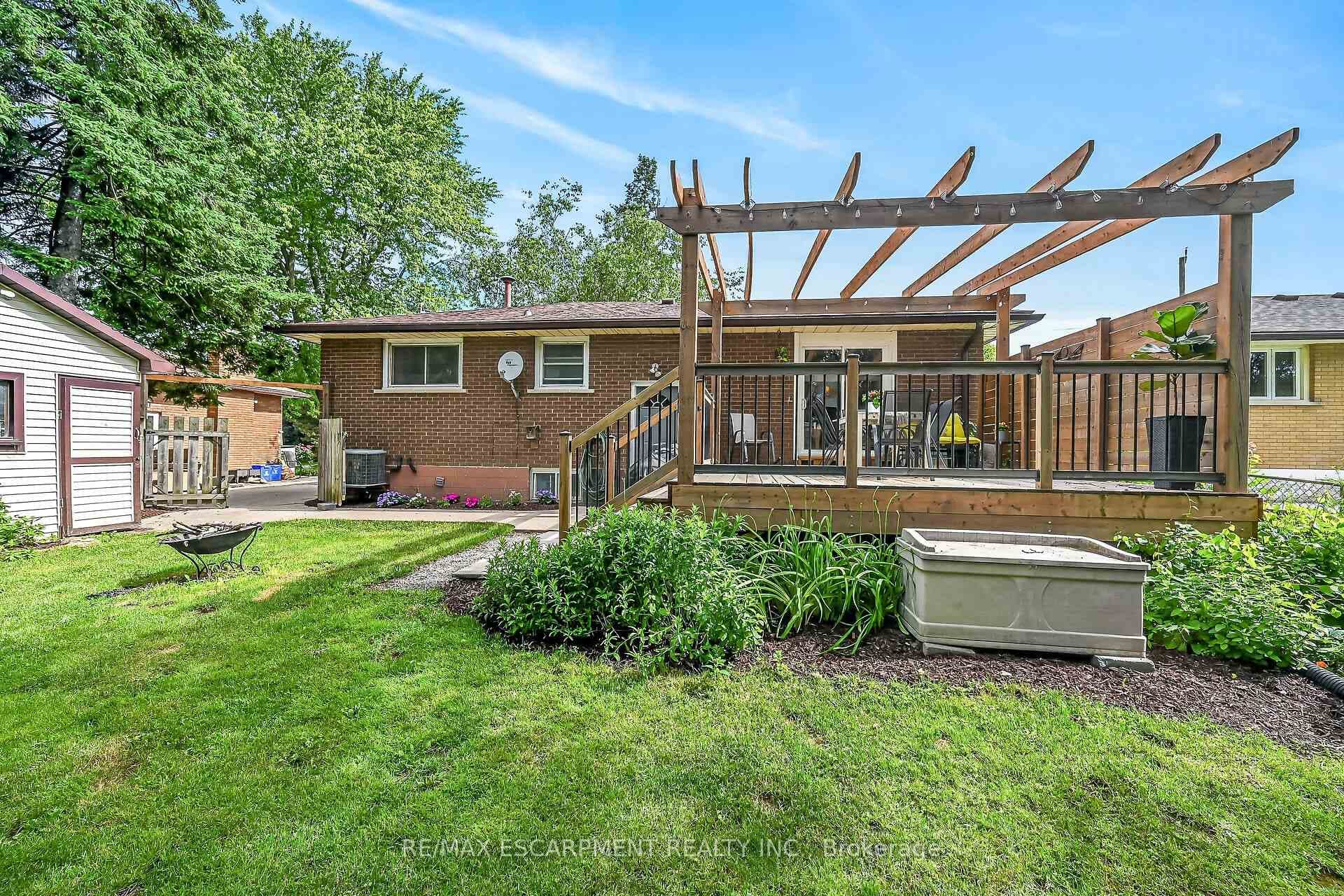251 Mackenzie Crescent photo 46