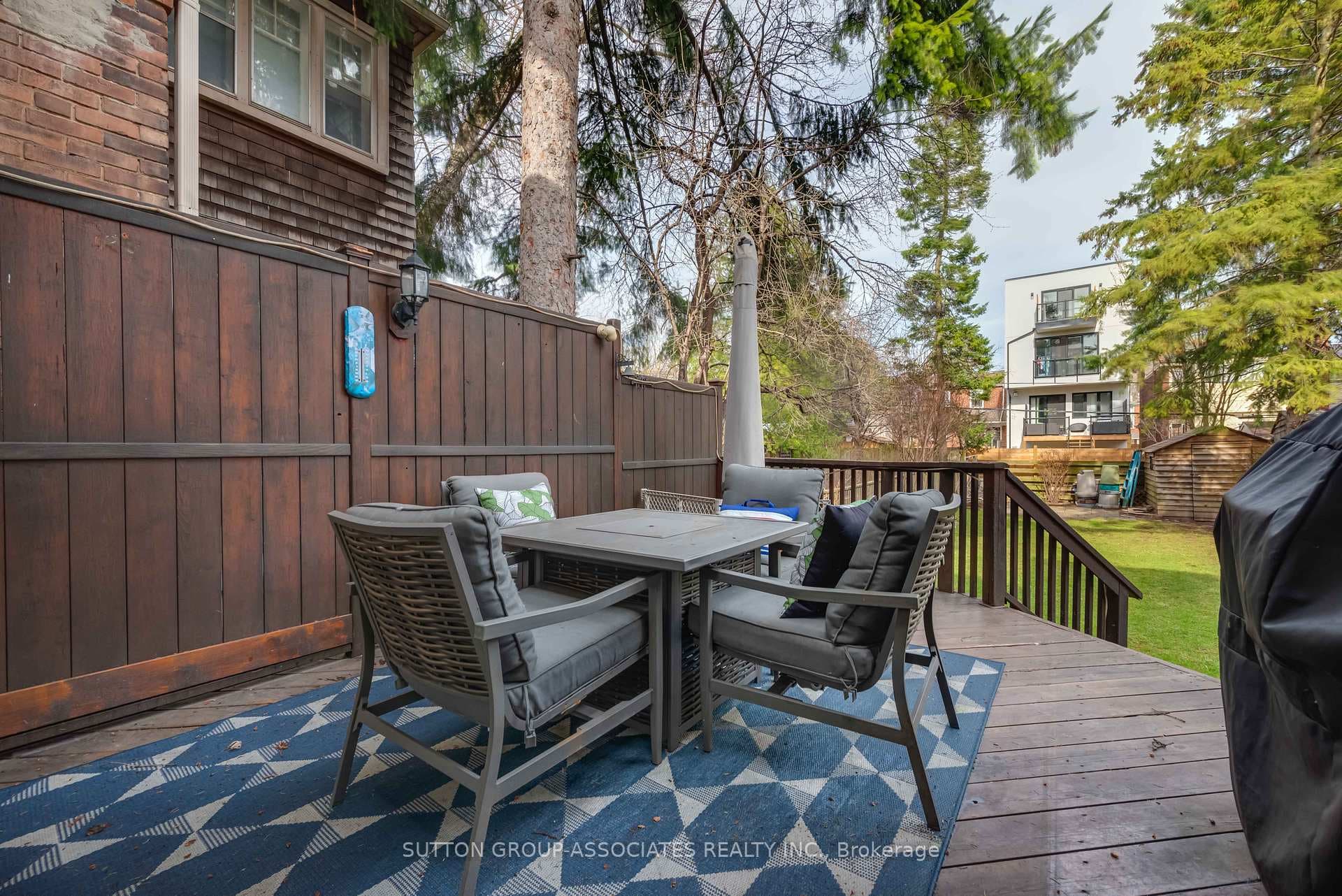 131 Pinewood Avenue photo 41