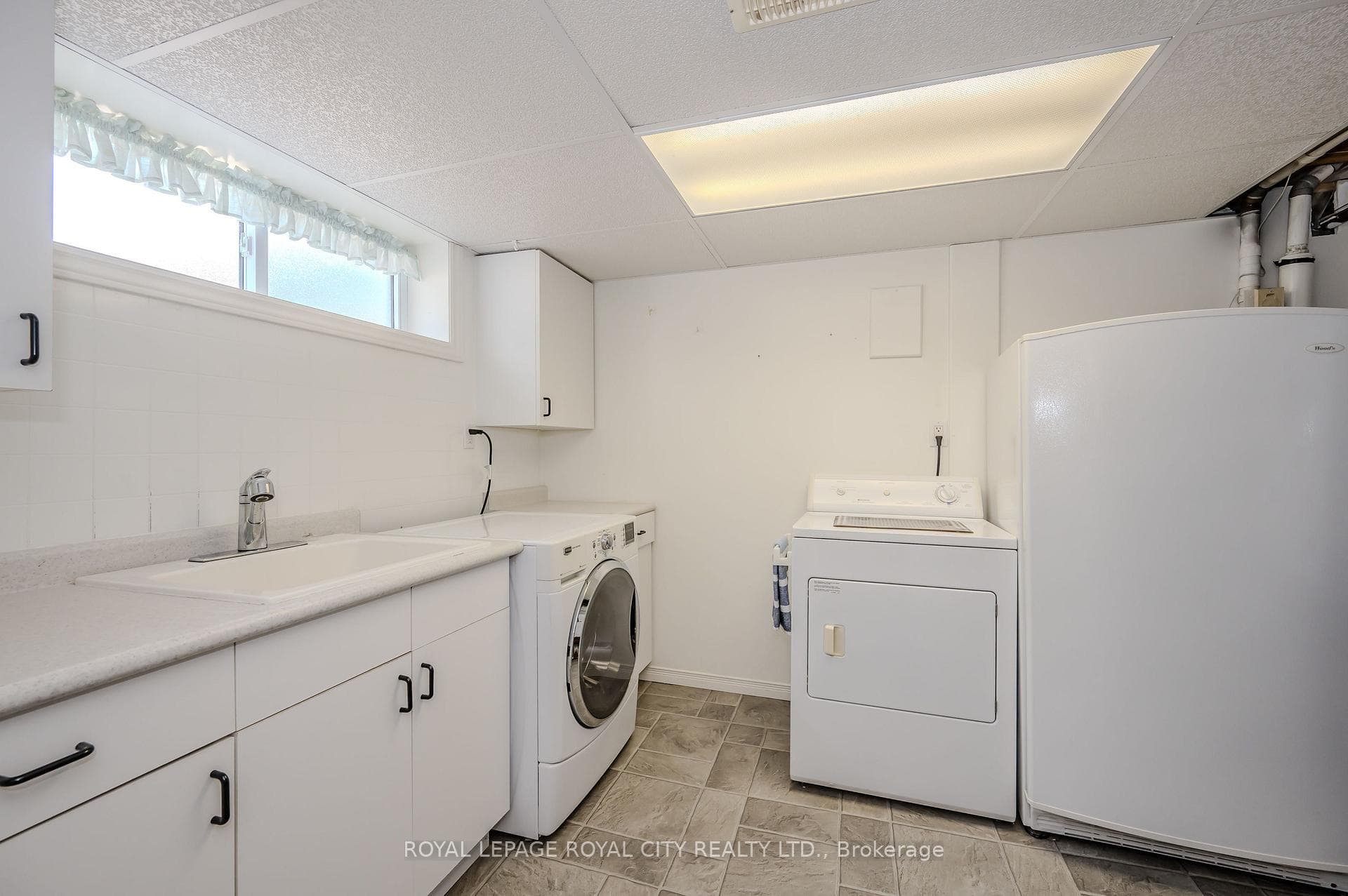 153 Anne Boulevard photo 29