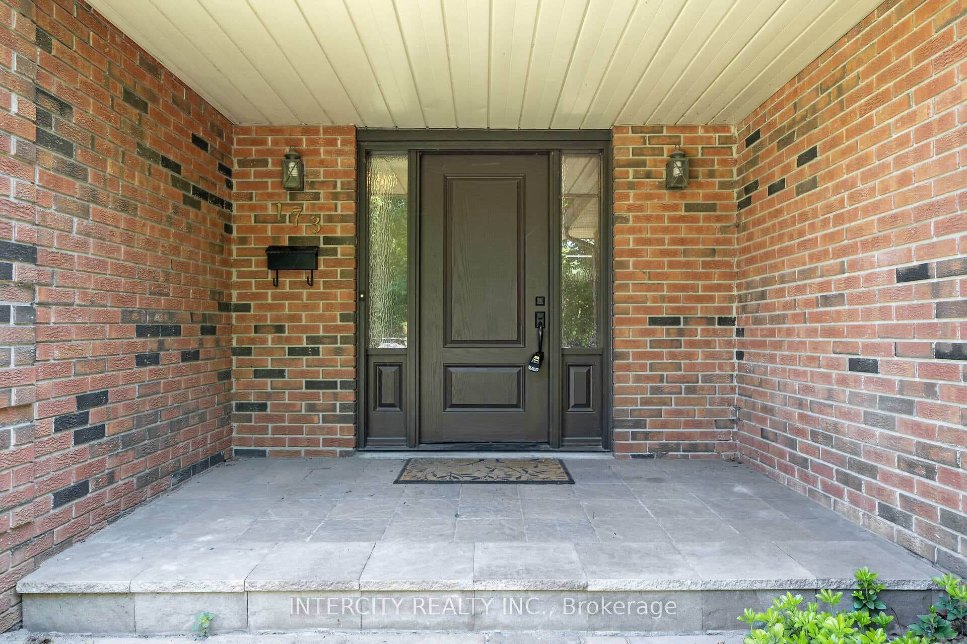 173 All Saints Crescent photo 3