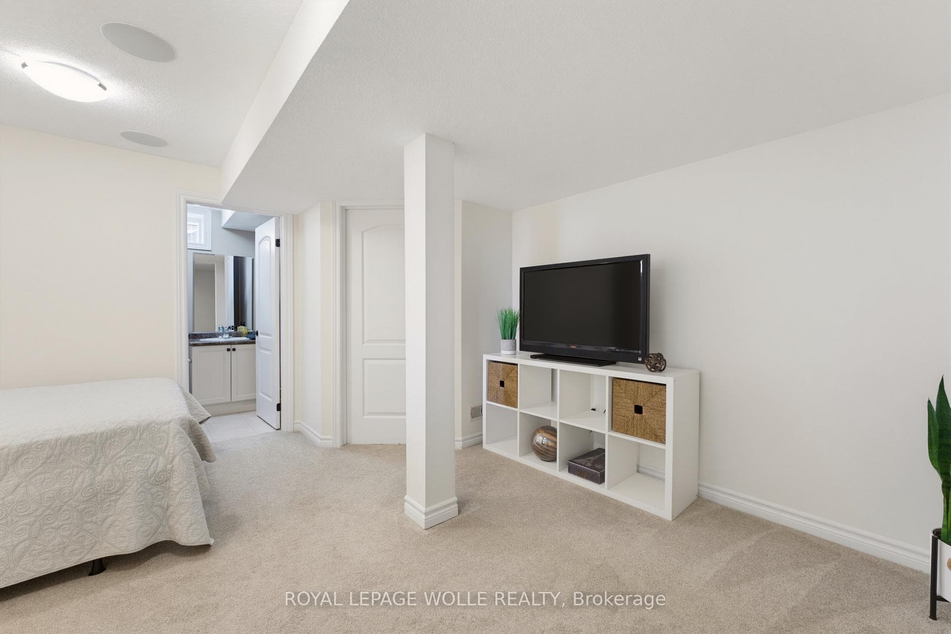 200 Cranbrook Street photo 27