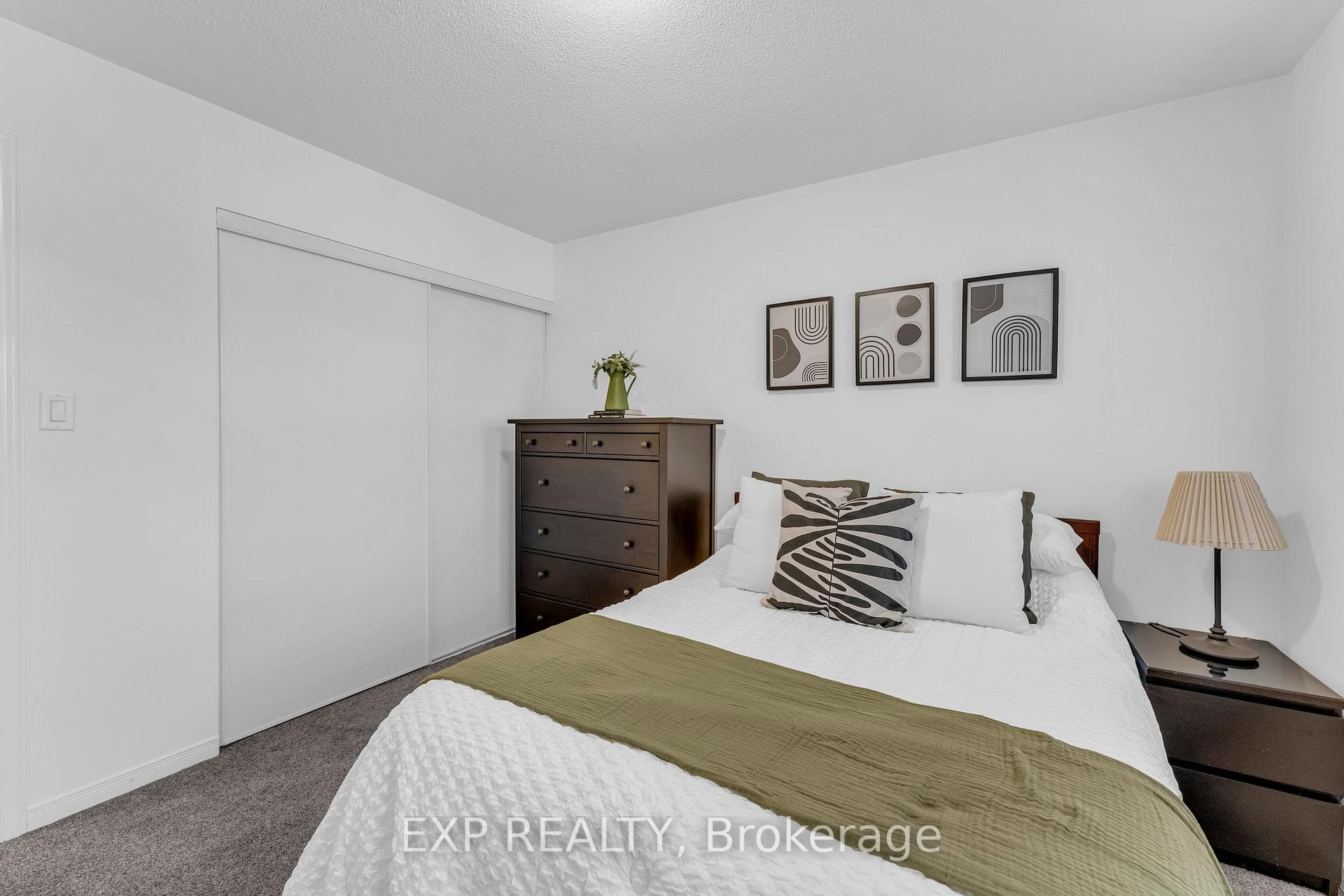 211 Shephard Avenue photo 20