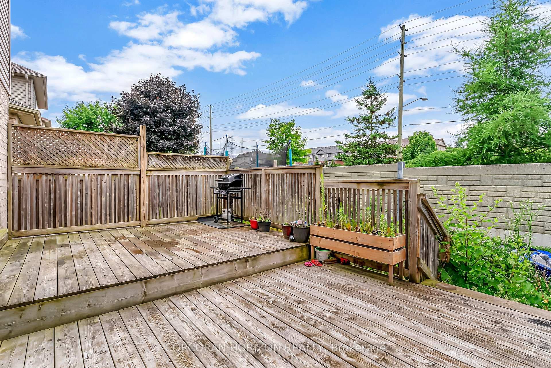 26 Tweedsdale Street Unit Lower photo 11