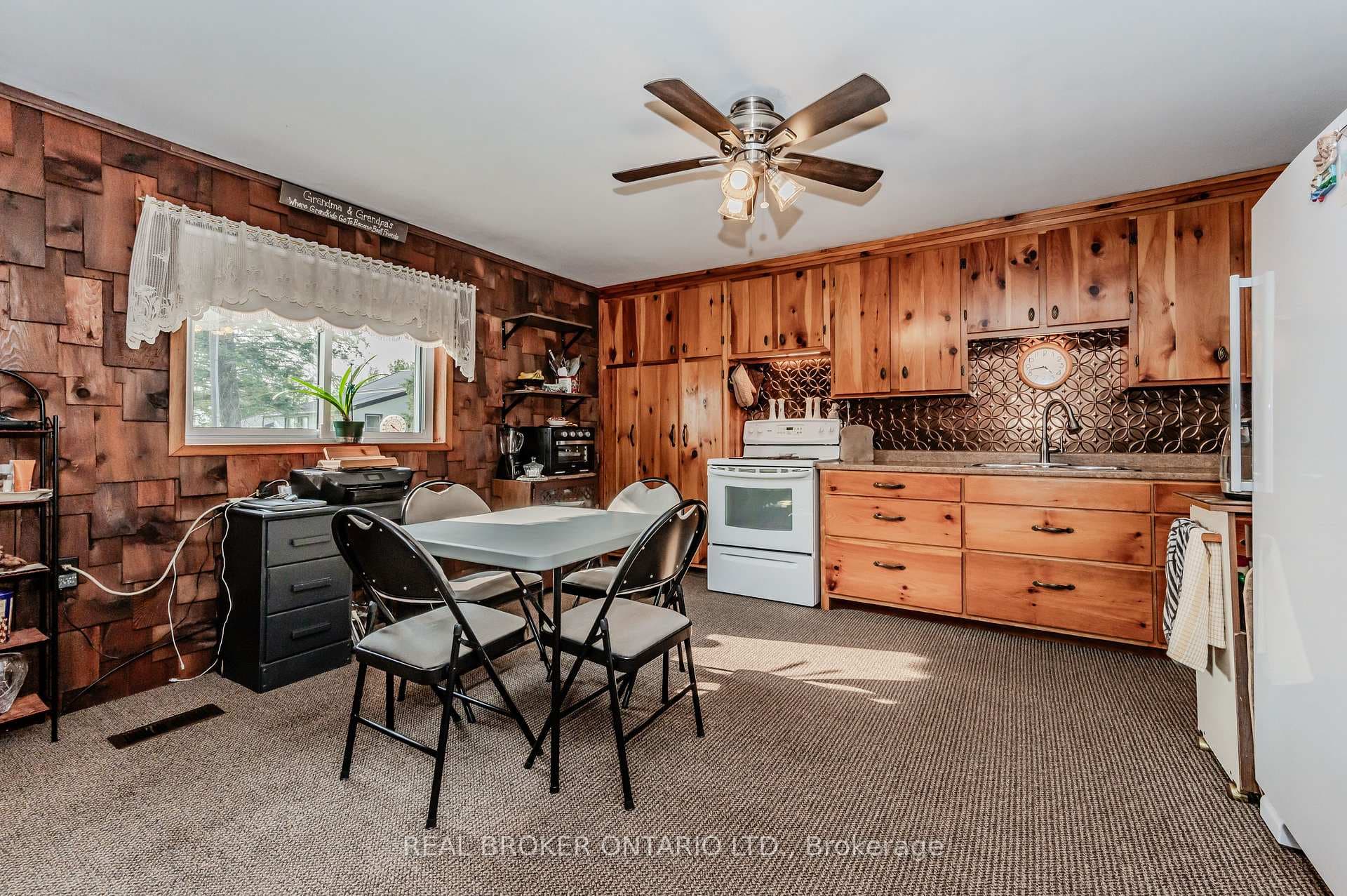 2021 William Street photo 9