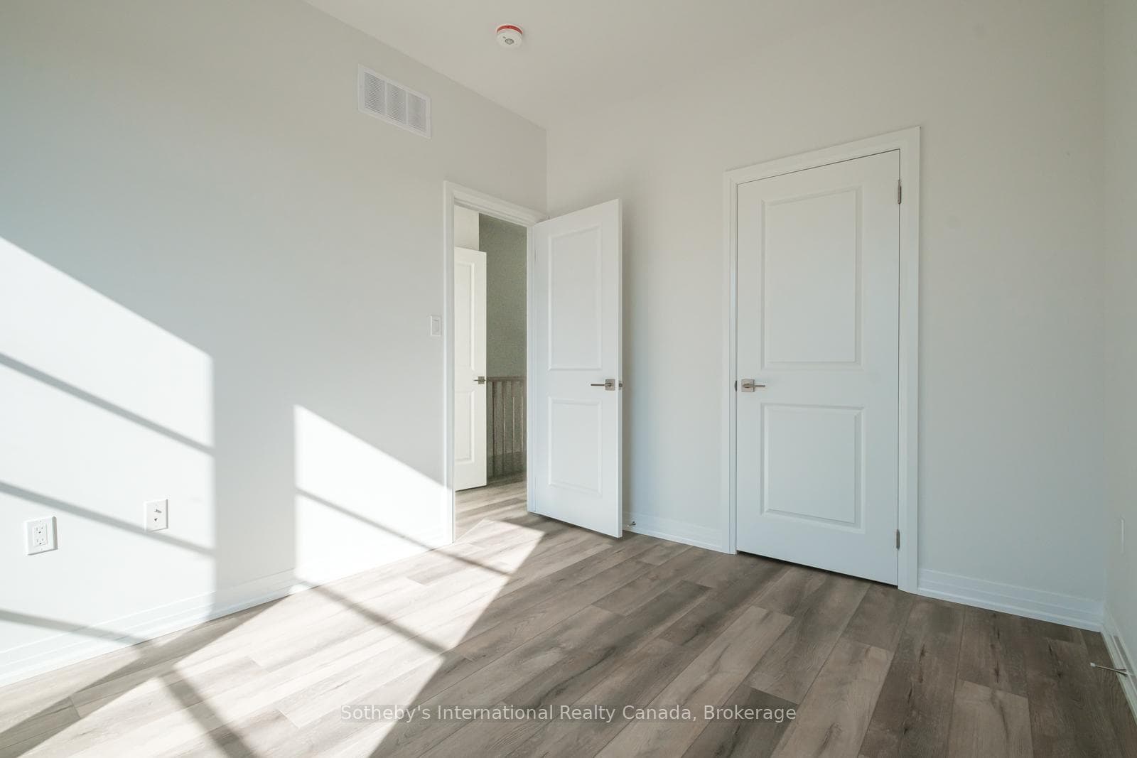 550 GREY Street Unit 7 photo 7