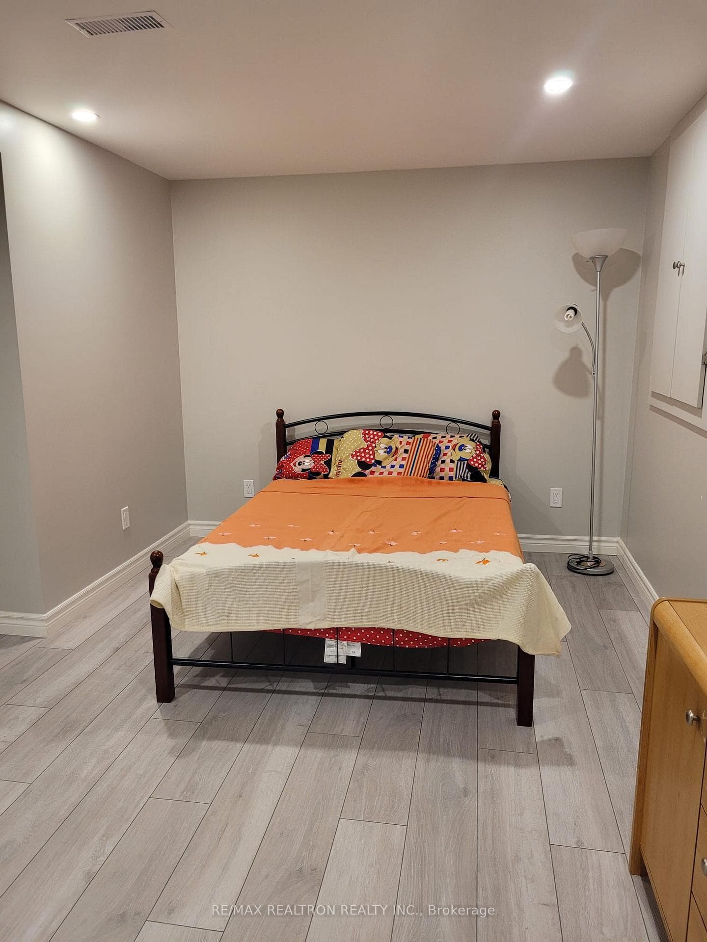 7 Billingham Heights Unit Bsmt B photo 3