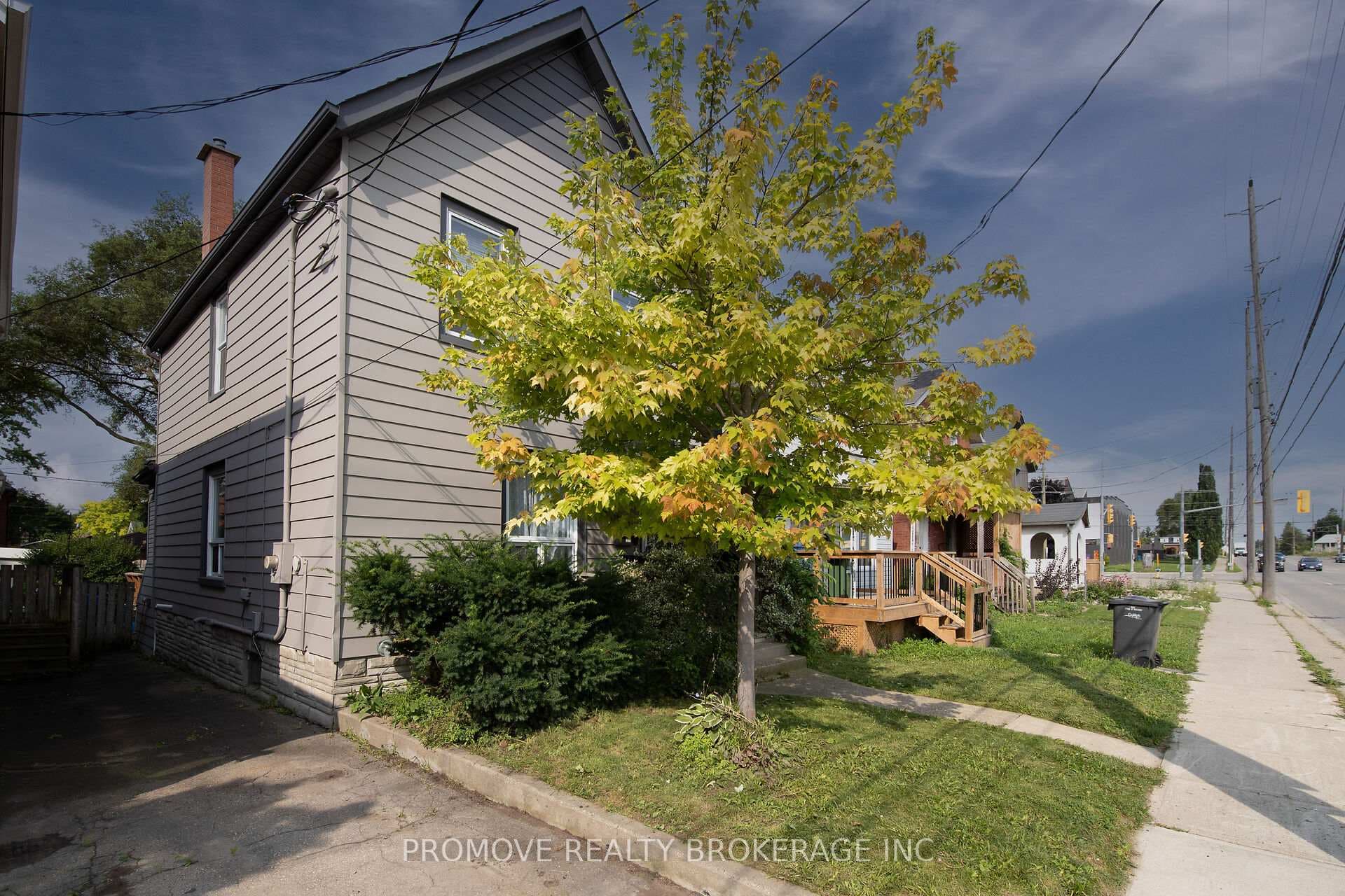 211 Victoria Road photo 5