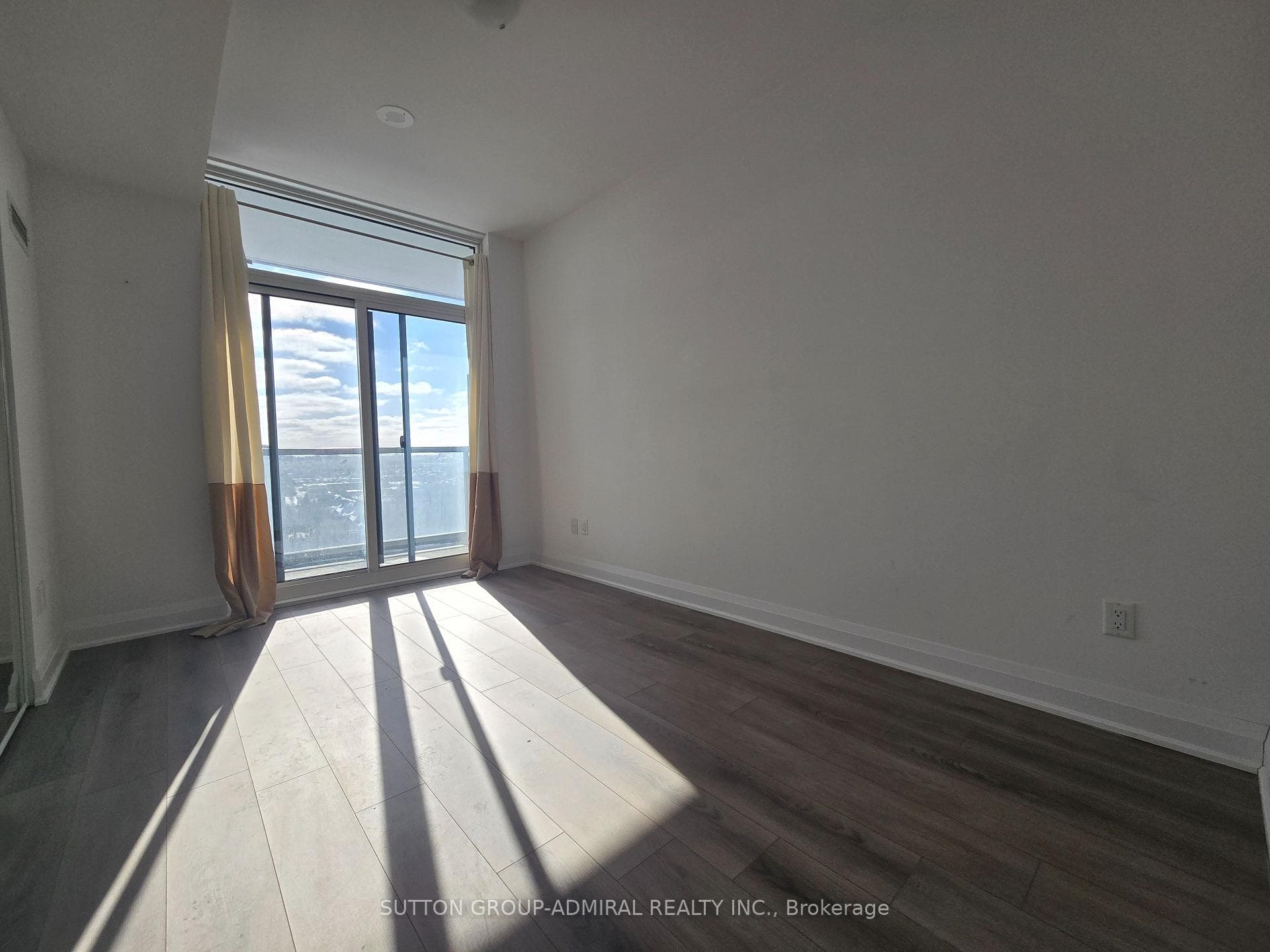 20 Gatineau Drive Unit 1504 photo 18