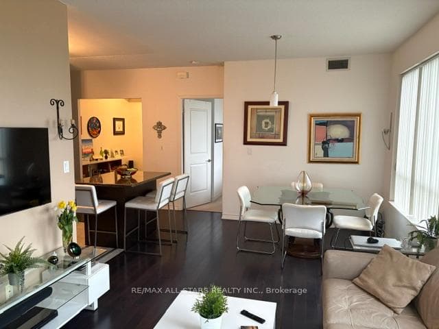 133 WYNFORD Drive Unit 1903 photo 10