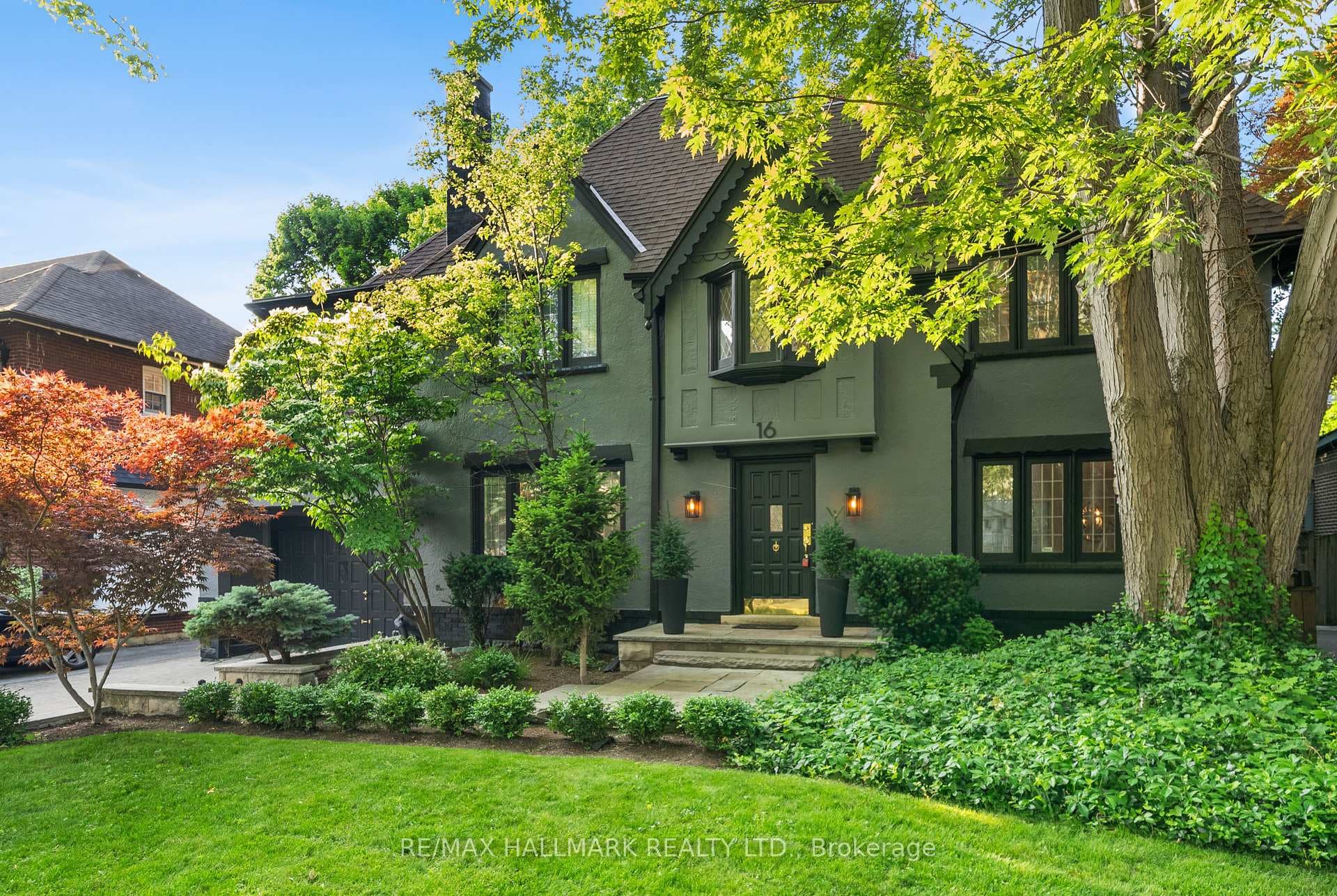 16 Elderwood Drive photo 1