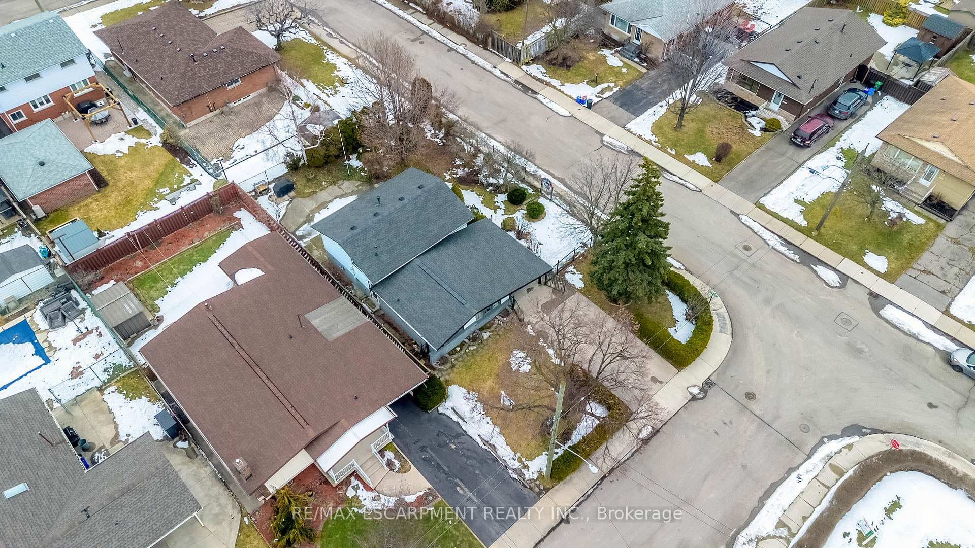 85 Ranchdale Drive photo 42