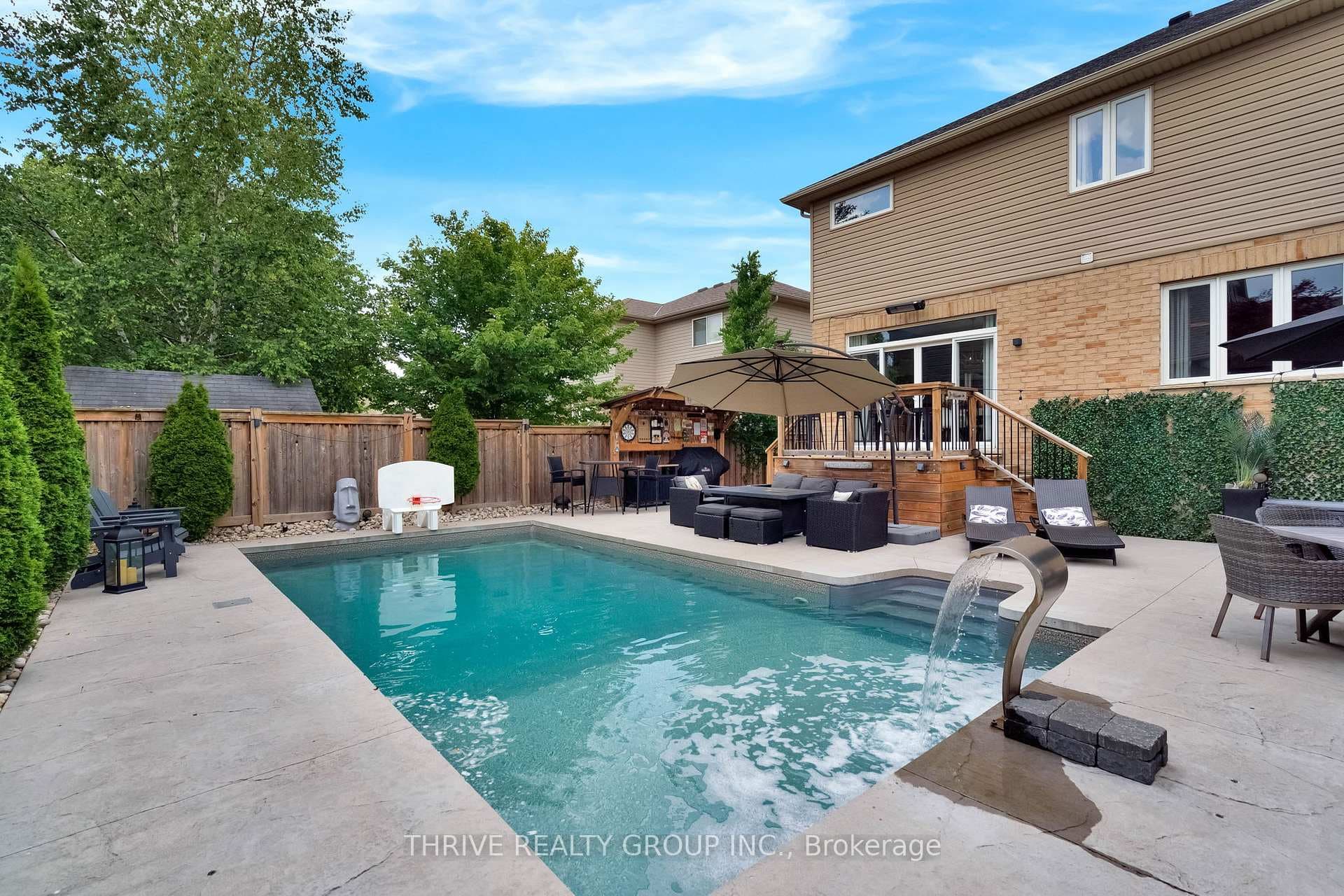 1903 Jubilee Crescent photo 29