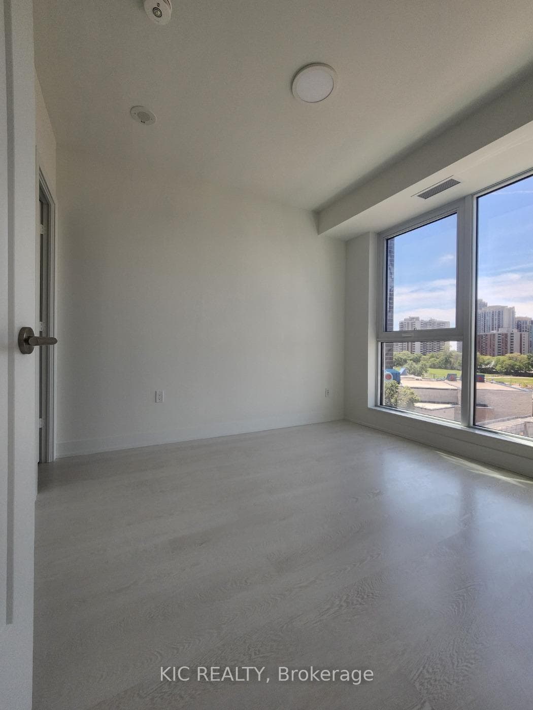 25 Cordova Avenue Unit 611 photo 6