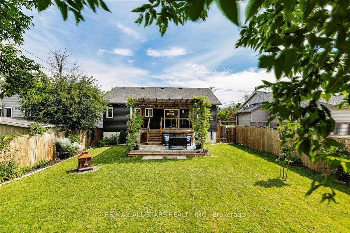 770 Sheppard Avenue photo 37