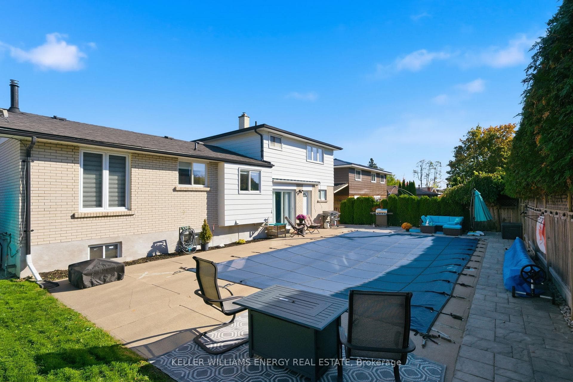 961 Curtis Crescent photo 36