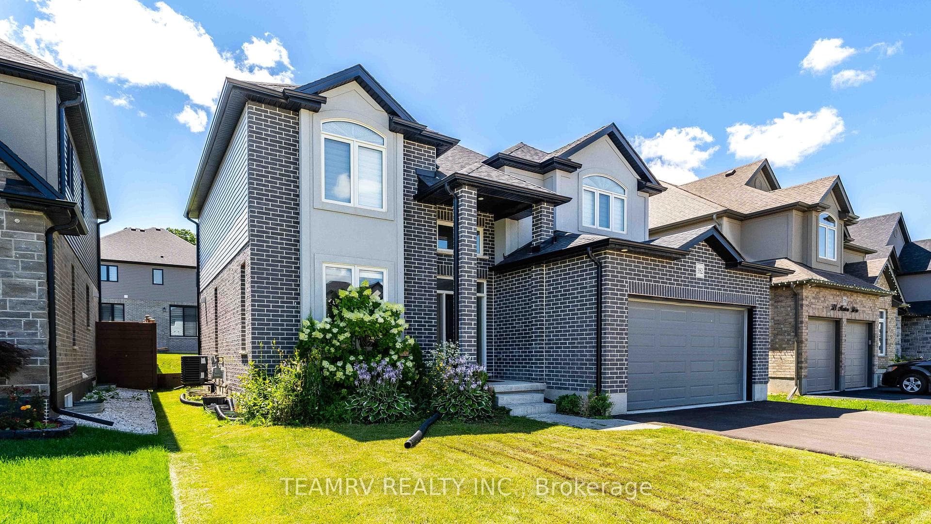 382 Masters Drive photo 3