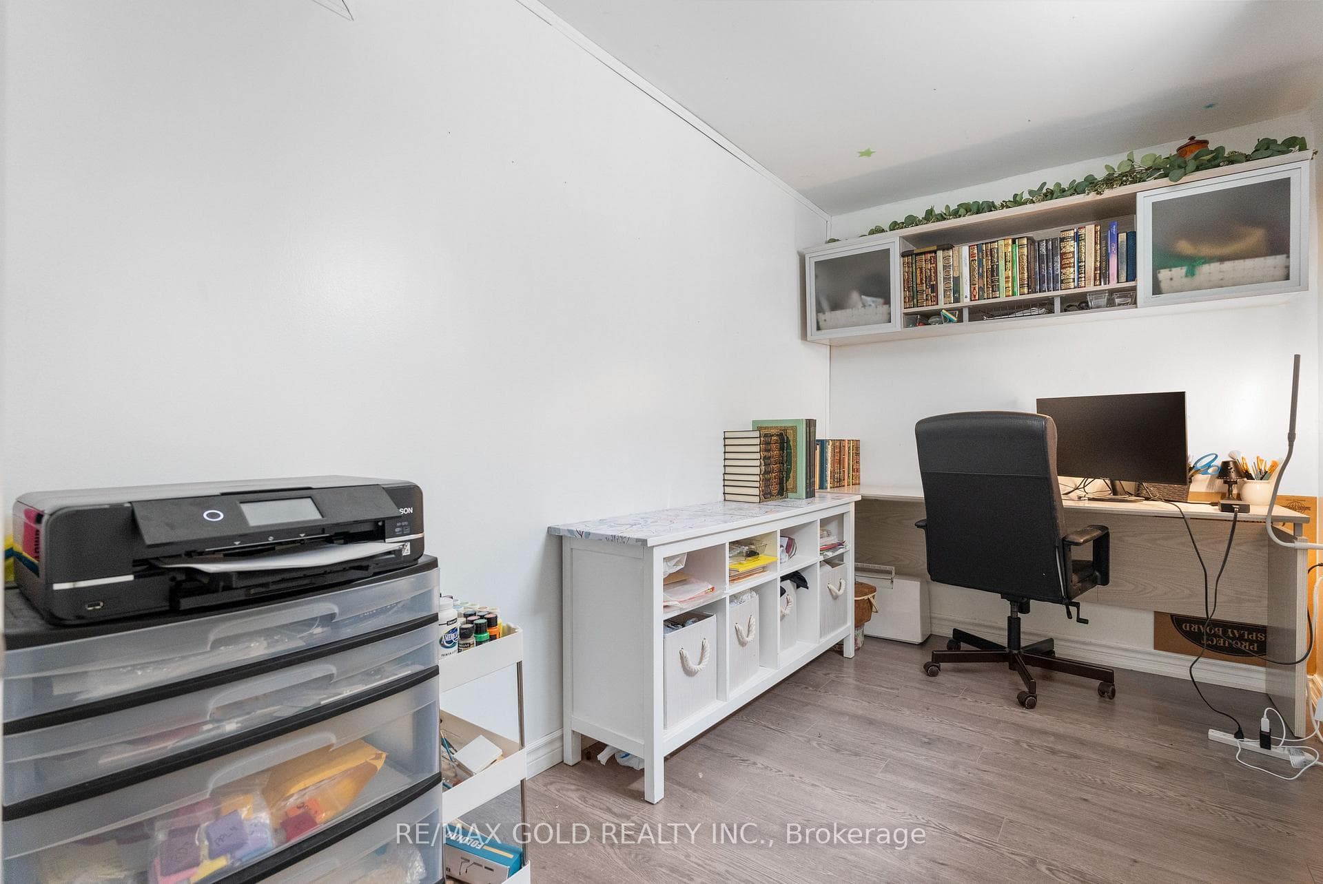48 Maidstone Crescent photo 44