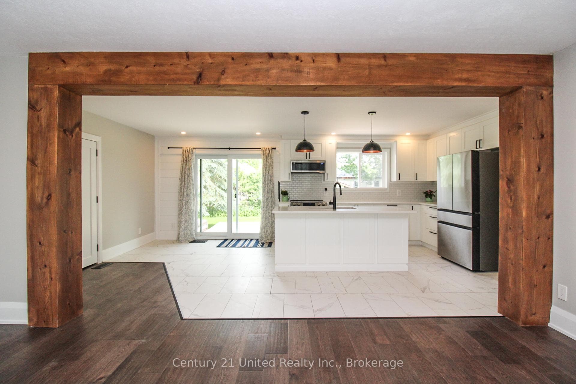 822 Argyle Street photo 9