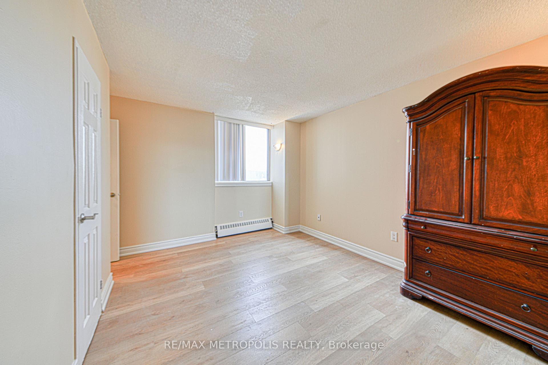 3380 Eglinton Avenue Unit 610 photo 29