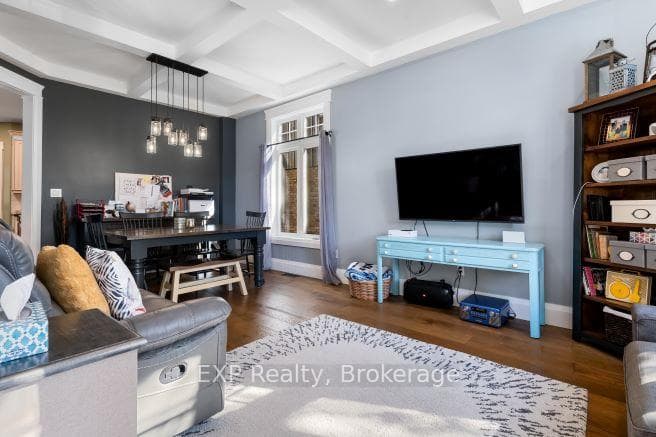 110 Teal Avenue photo 4