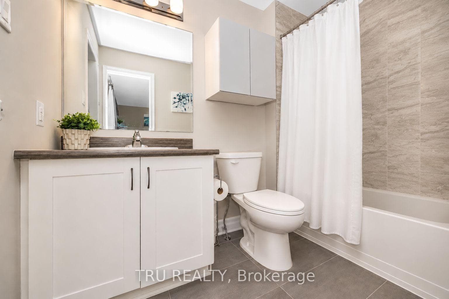 Primary En-suite. Virtually staged with AI.